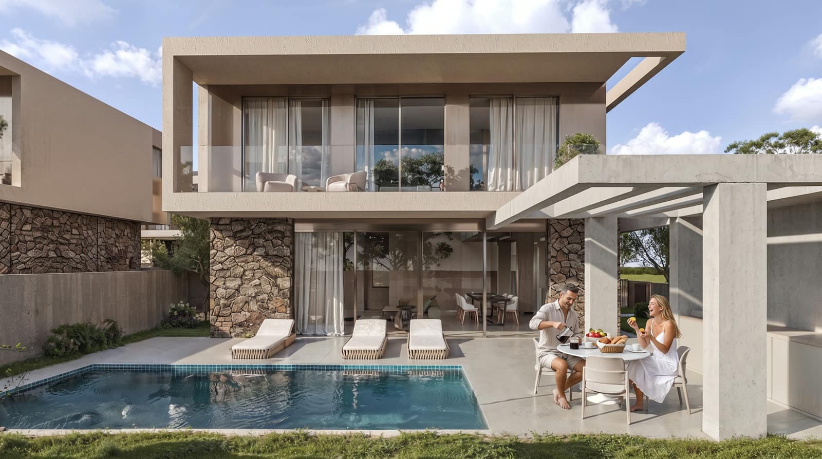 Paar beim Frühstück auf der Terrasse einer Neubau-Villa mit Pool auf Zypern